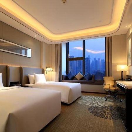 Wyndham Grand Plaza Royale Huayu Chongqing Hotel Bagian luar foto