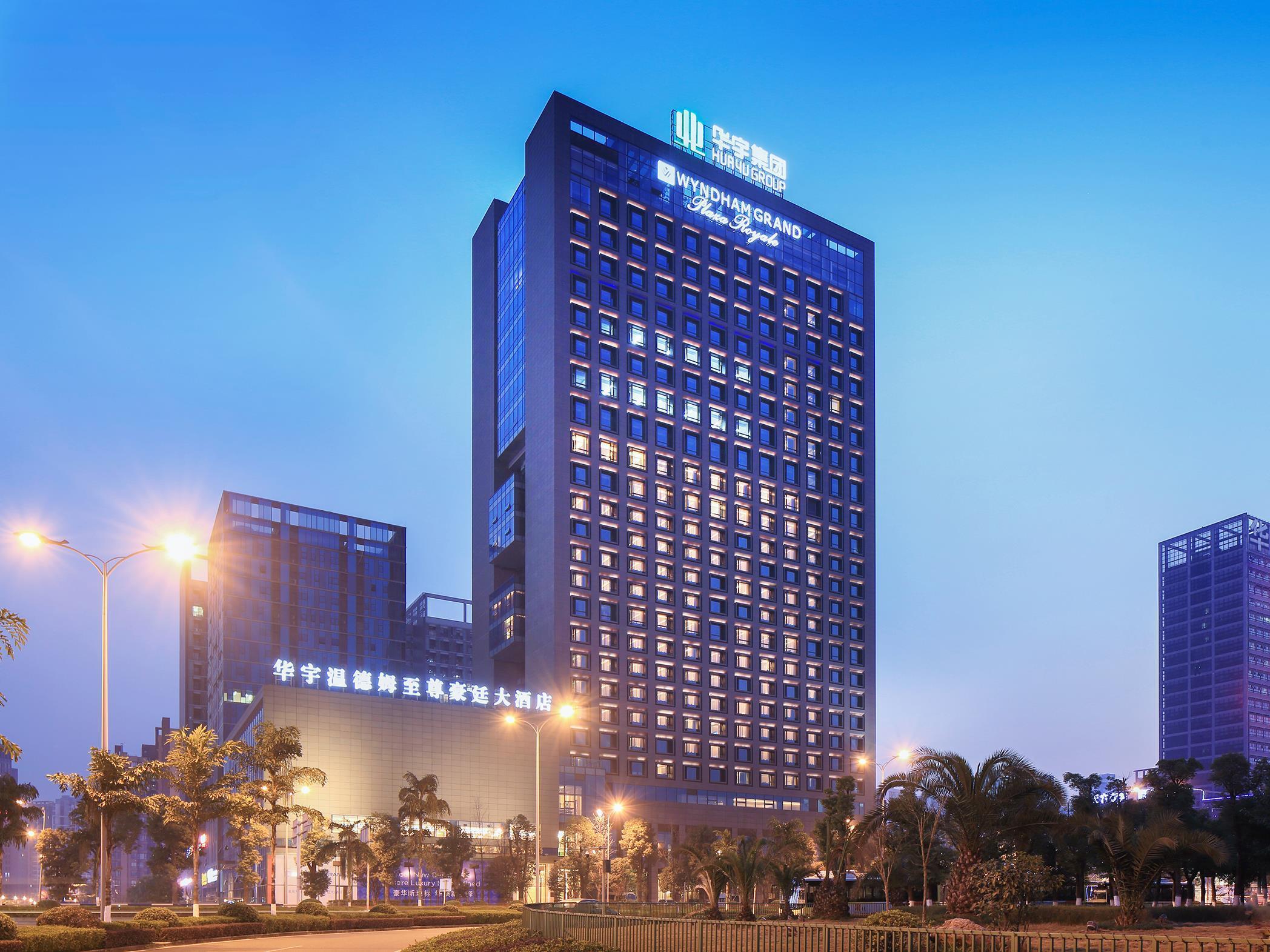 Wyndham Grand Plaza Royale Huayu Chongqing Hotel Bagian luar foto