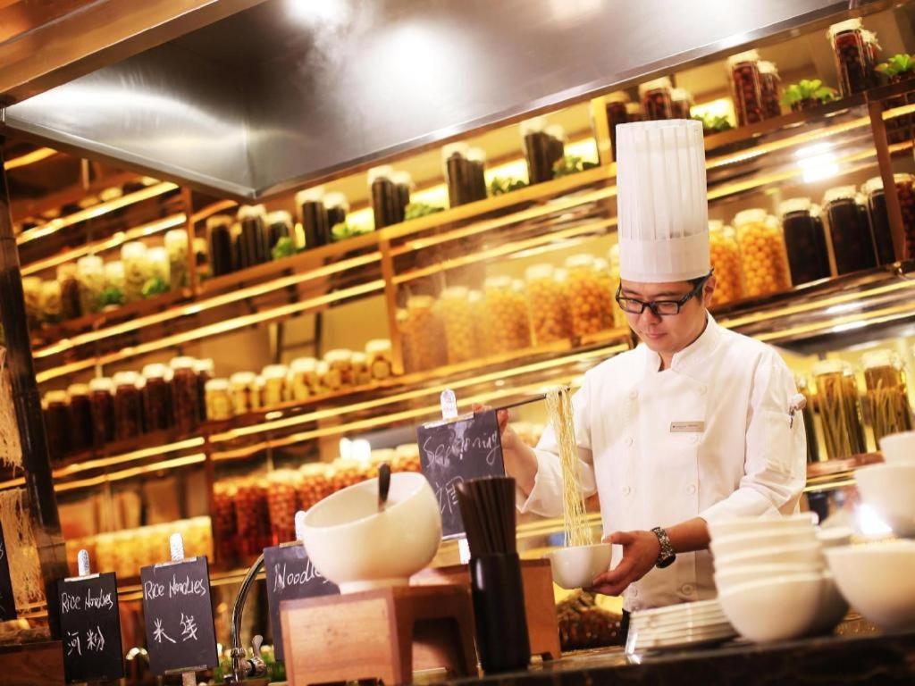Wyndham Grand Plaza Royale Huayu Chongqing Hotel Bagian luar foto