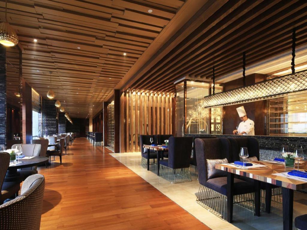 Wyndham Grand Plaza Royale Huayu Chongqing Hotel Bagian luar foto