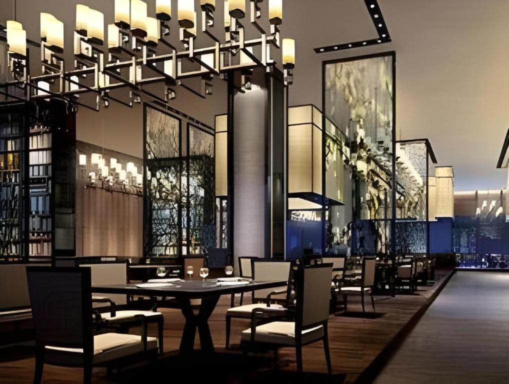 Wyndham Grand Plaza Royale Huayu Chongqing Hotel Bagian luar foto