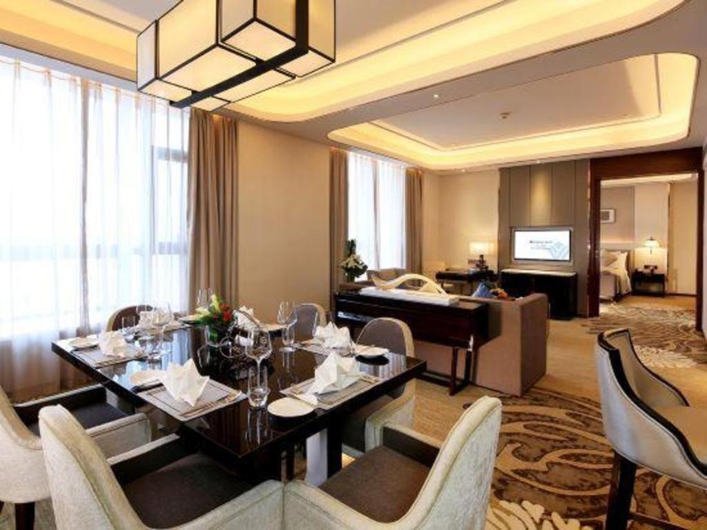 Wyndham Grand Plaza Royale Huayu Chongqing Hotel Bagian luar foto