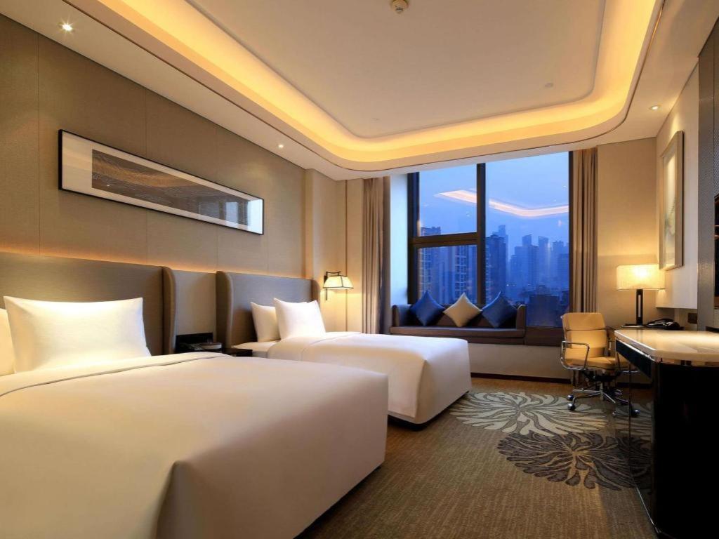Wyndham Grand Plaza Royale Huayu Chongqing Hotel Bagian luar foto