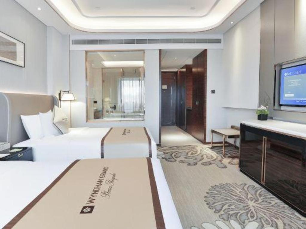 Wyndham Grand Plaza Royale Huayu Chongqing Hotel Bagian luar foto