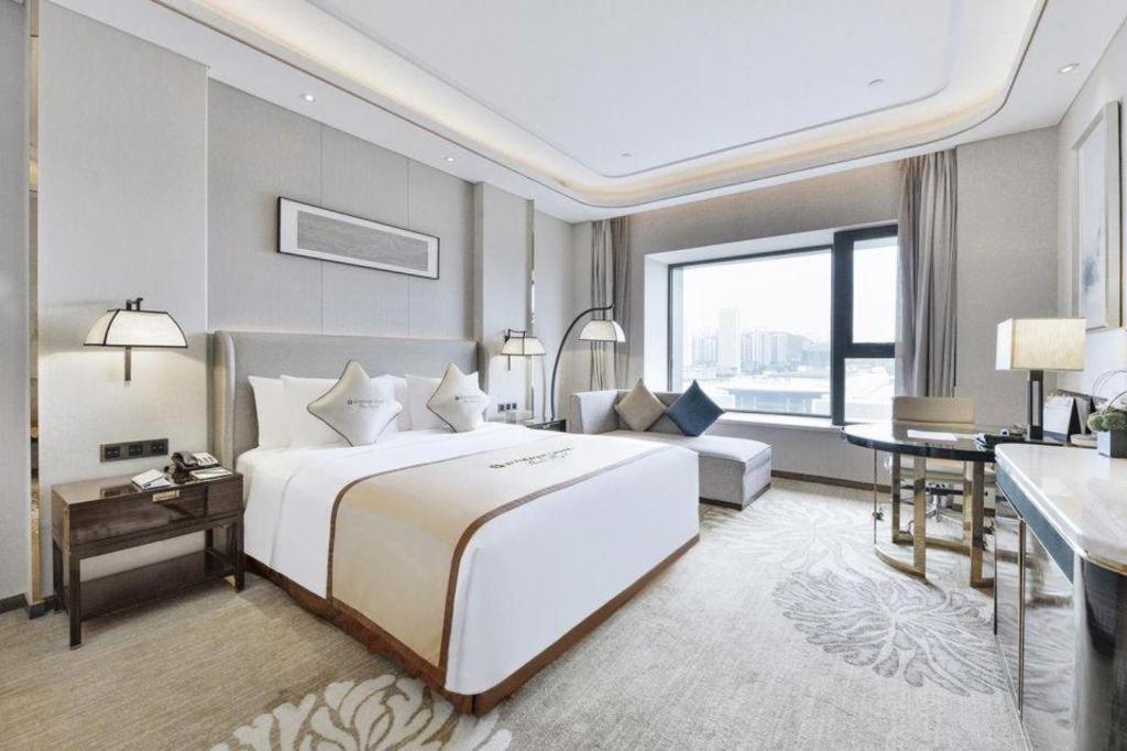Wyndham Grand Plaza Royale Huayu Chongqing Hotel Bagian luar foto