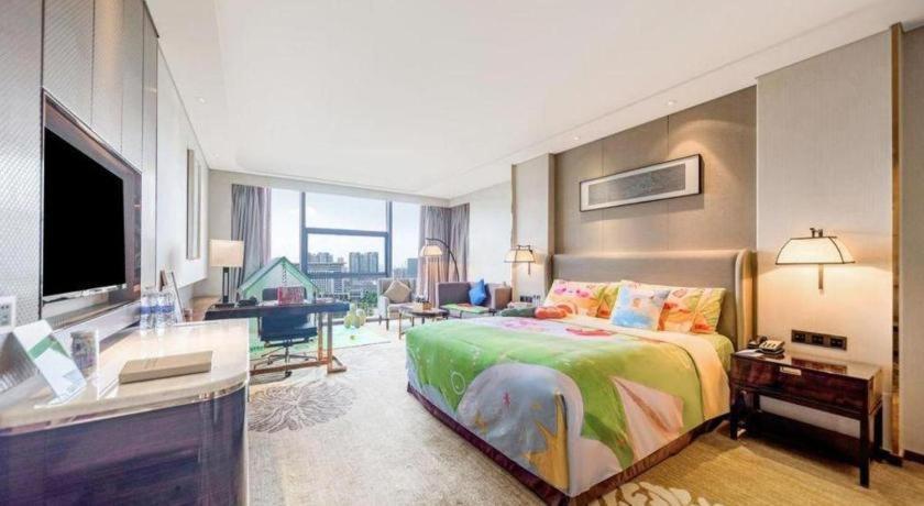 Wyndham Grand Plaza Royale Huayu Chongqing Hotel Bagian luar foto