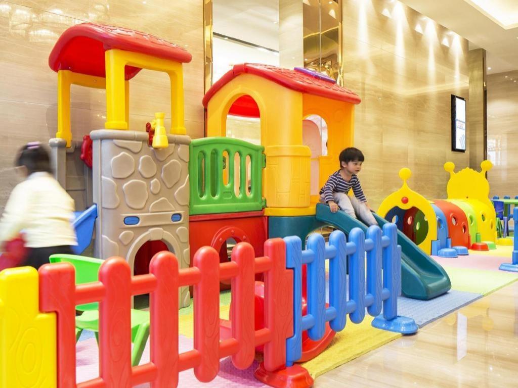 Wyndham Grand Plaza Royale Huayu Chongqing Hotel Bagian luar foto